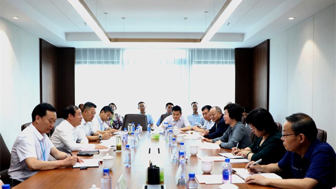 省委組織部副部長、省人社廳廳長周麗寧一行來集團調研指導工作